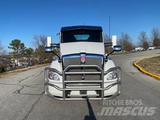 Kenworth T 680 Prime Movers