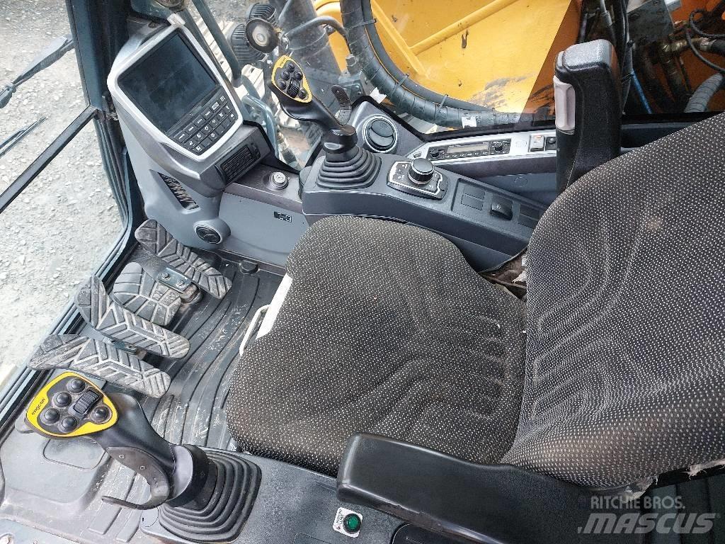 Hyundai HX 220 L Crawler excavators