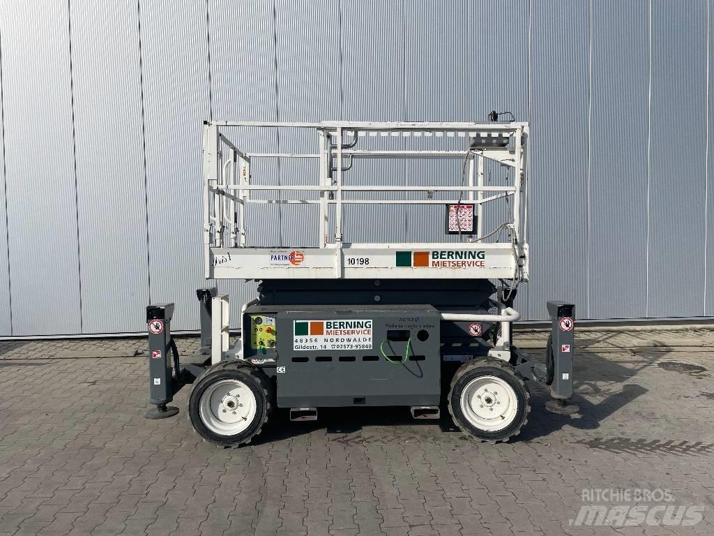 SkyJack SJ 6832 RTE Scissor lifts