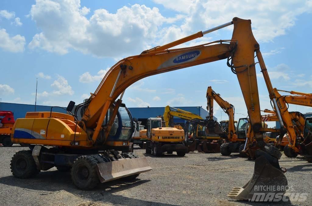 Samsung SE 210 W-2 Wheeled excavators
