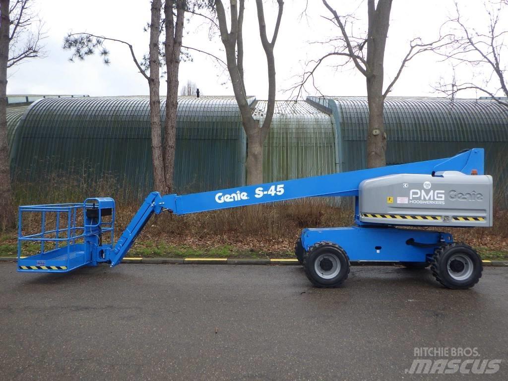 Genie S45 Telescopic boom lifts