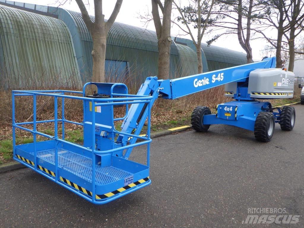 Genie S45 Telescopic boom lifts