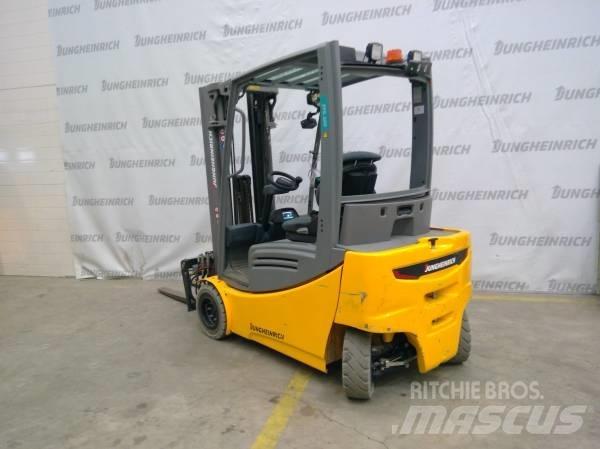 Jungheinrich EFG 320 Electric forklift trucks