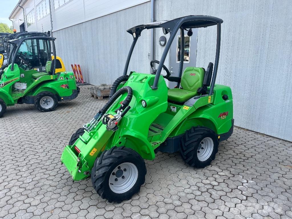 Avant 528 Multi-purpose loaders
