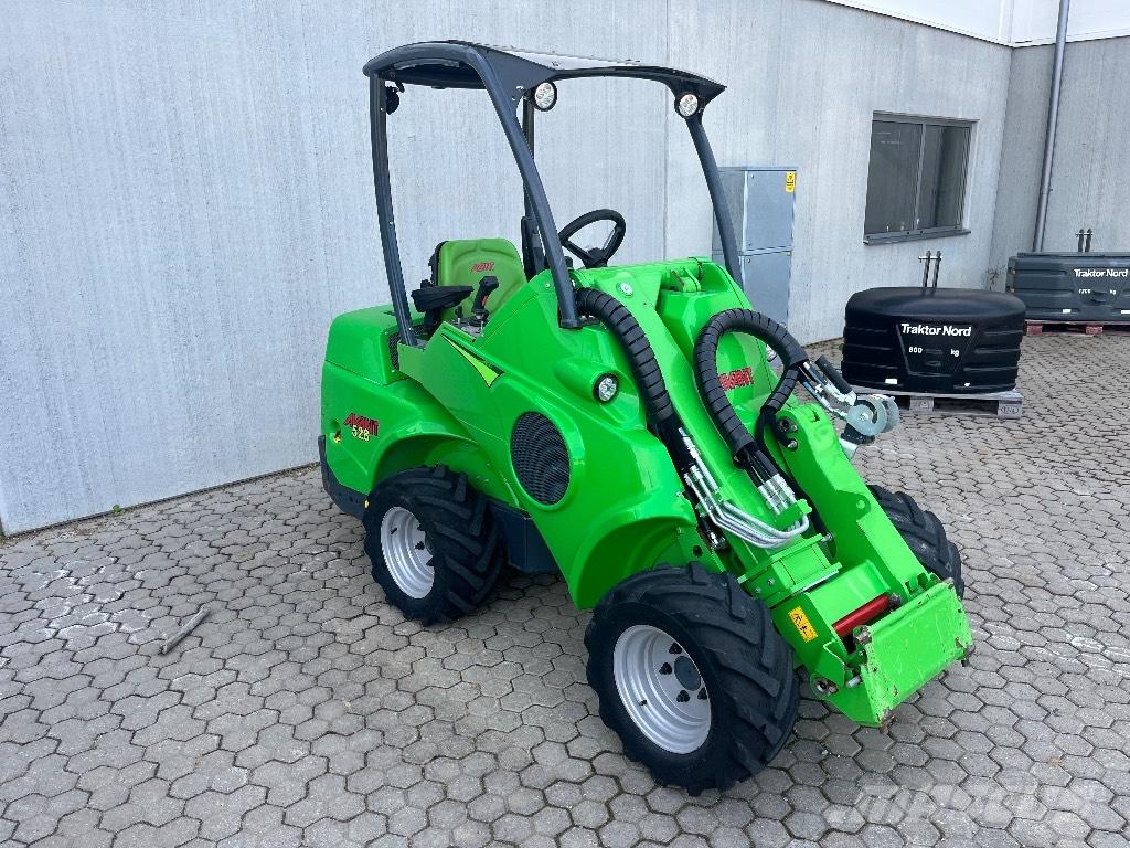 Avant 528 Multi-purpose loaders