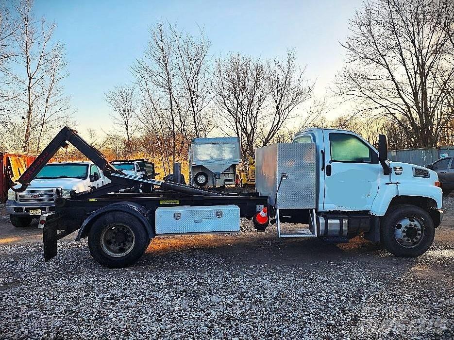 GMC 7500 Hook lift trucks