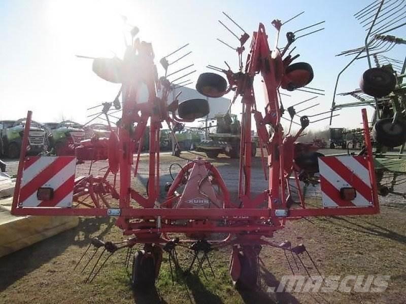 Kuhn GF8702 Rakes and tedders