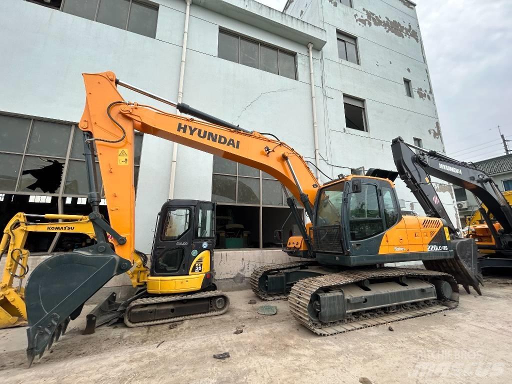 Hyundai 220LC-9 Crawler excavators
