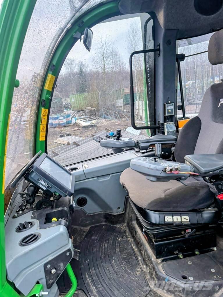 John Deere 1110 Forwarders