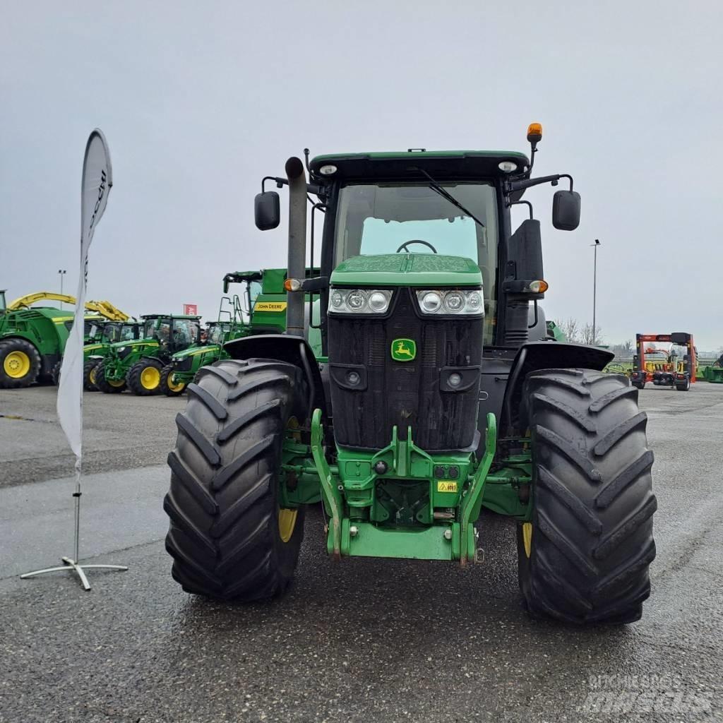John Deere 7230 R Tractors