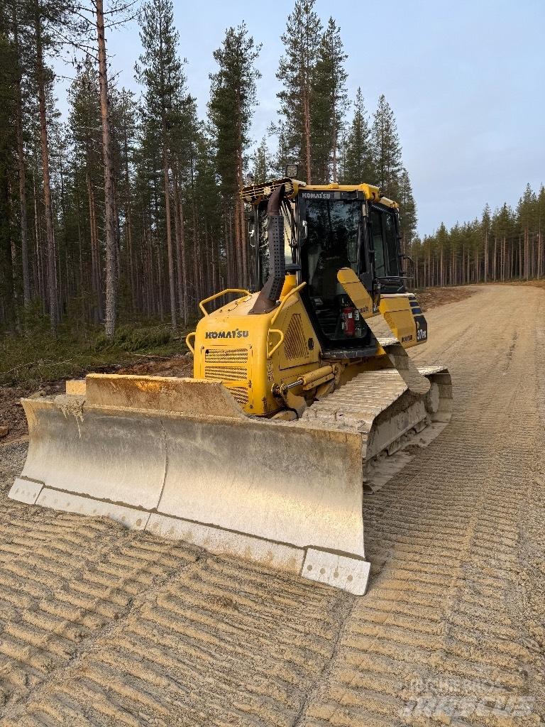 Komatsu D 37 PX-23 Crawler dozers