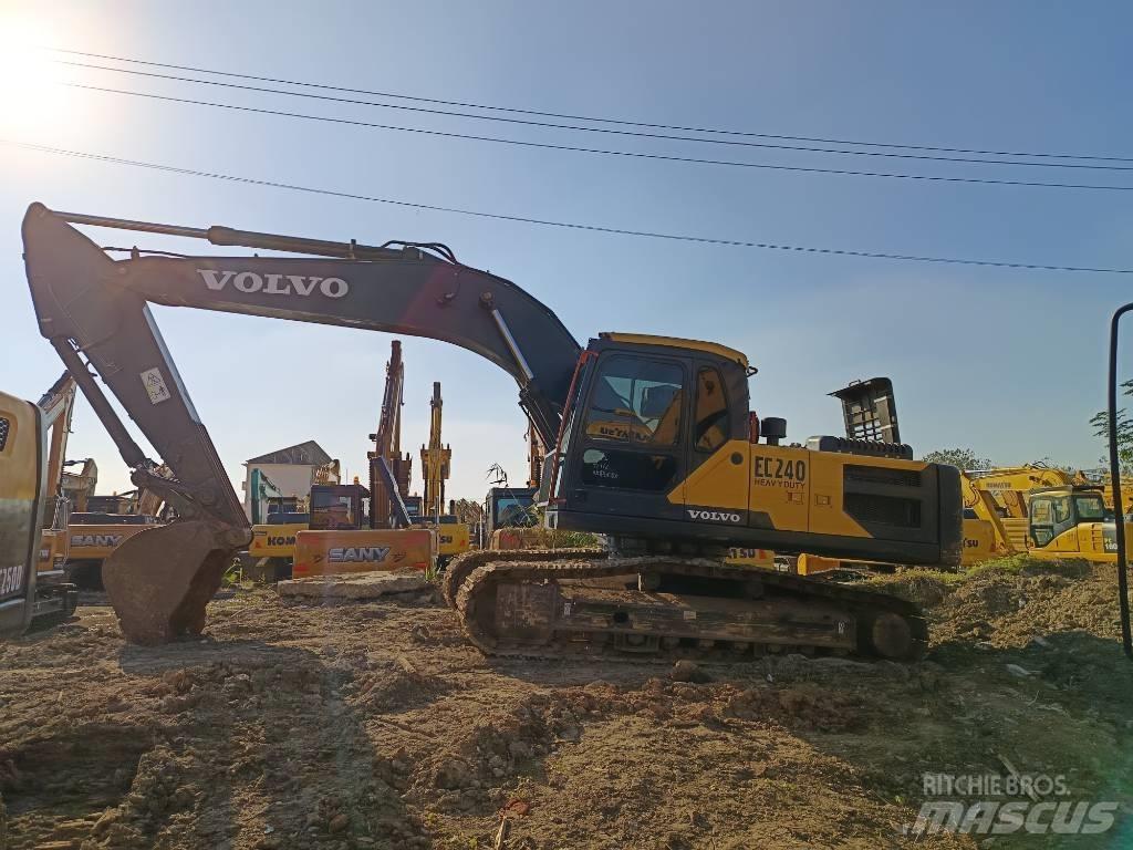 Volvo EC 240 Crawler excavators
