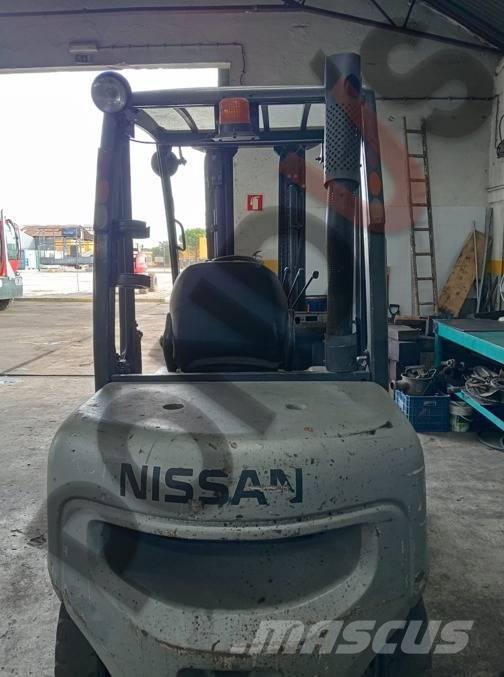 Nissan FGD02A30Q Reach truck