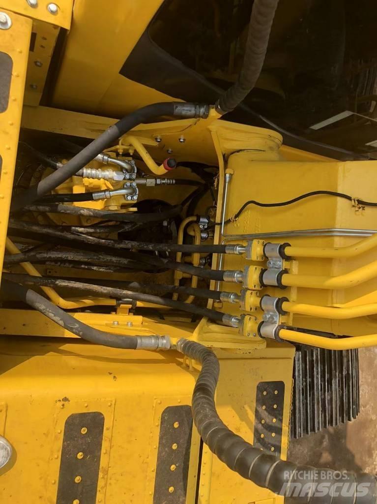 Komatsu PC200-8 Crawler excavators