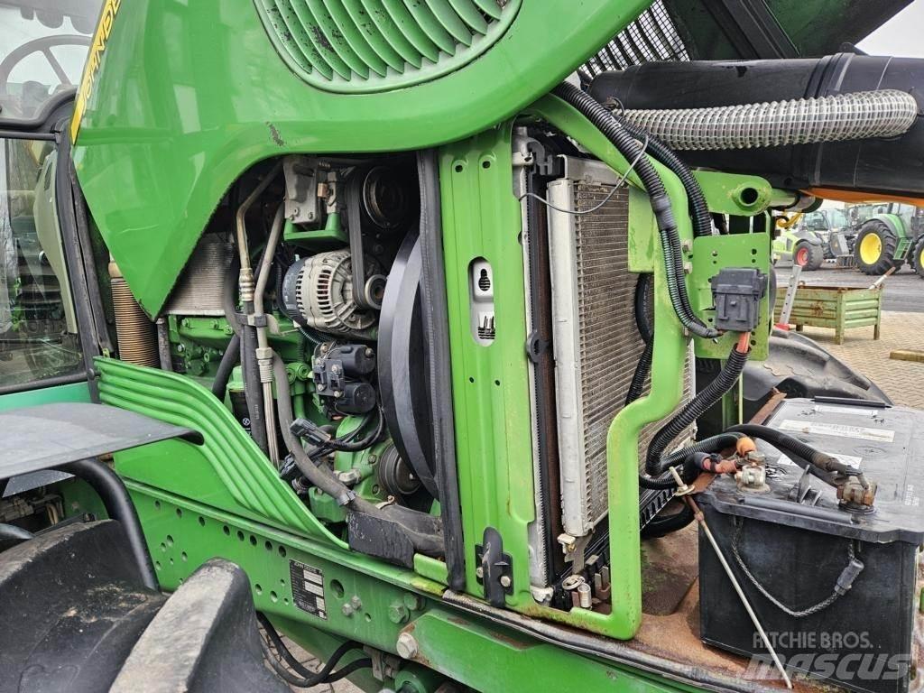 John Deere 6520 Tractors