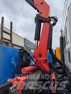Iveco Trakker 310 Truck mounted cranes