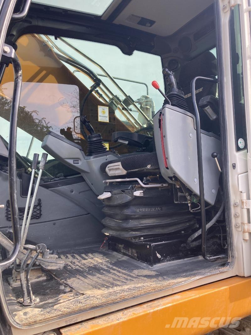 Liebherr R926 Crawler excavators