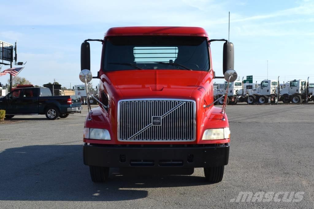 Volvo VNM 42 T200 Prime Movers