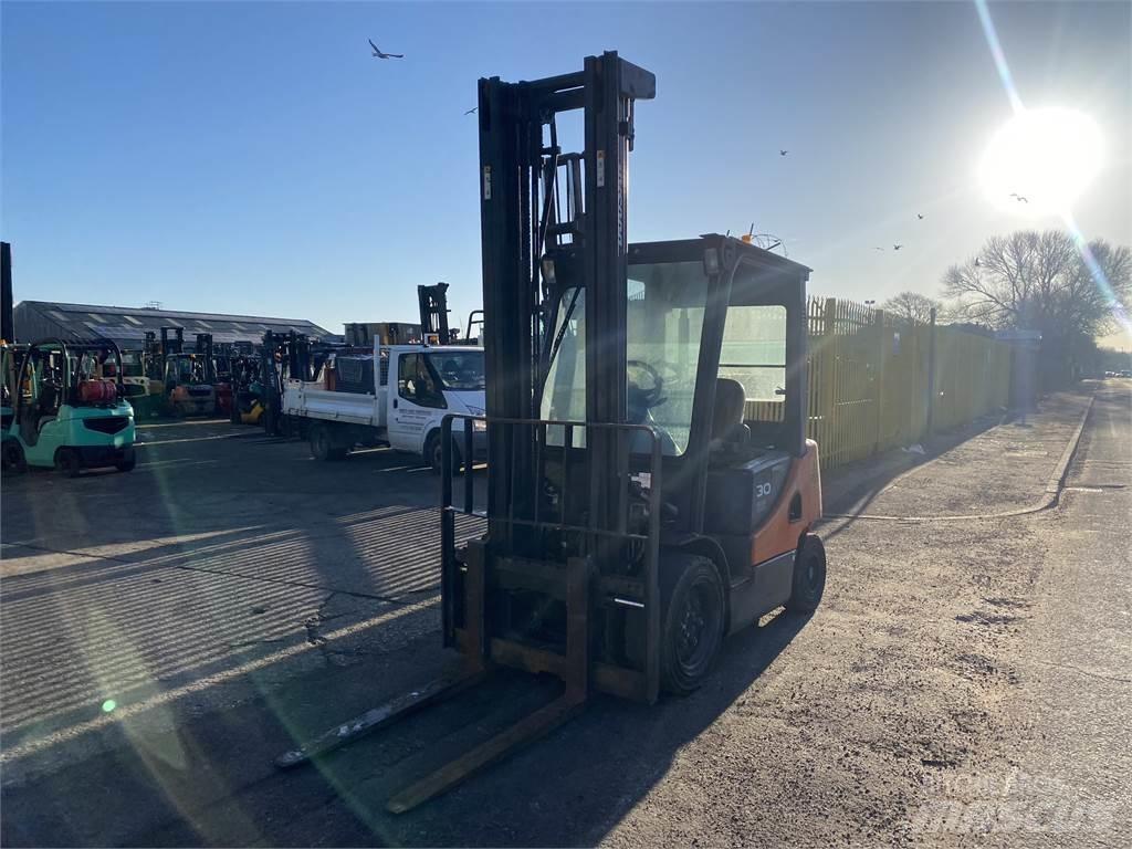 Doosan D30S-5 Diesel trucks