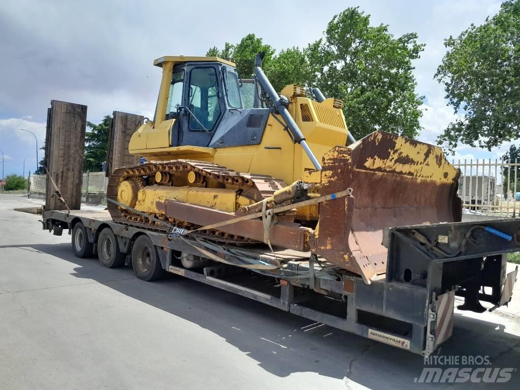 Komatsu D 65 E Crawler dozers