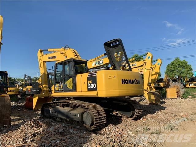 Komatsu PC300-7 Crawler excavators