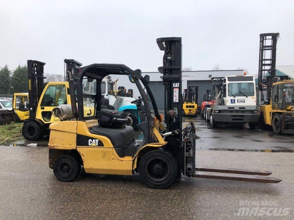 CAT GP35N LPG trucks