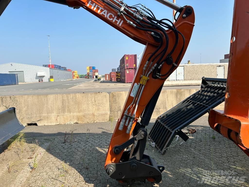 Hitachi ZX95W-7 Wheeled excavators