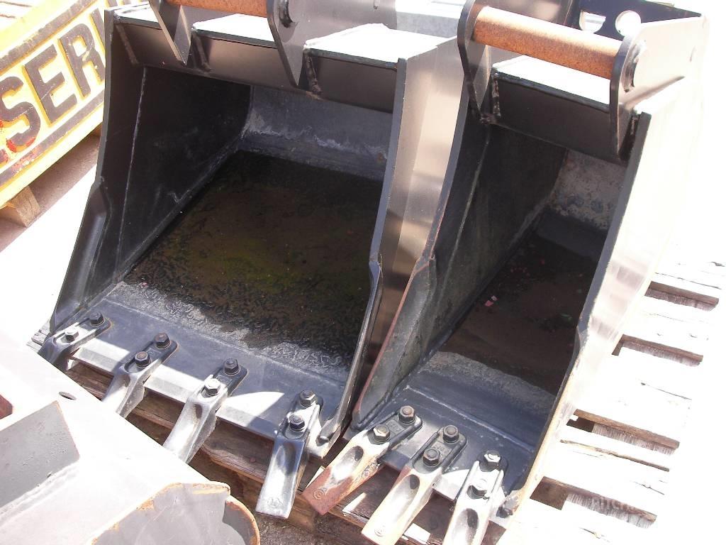  Divers Backhoes