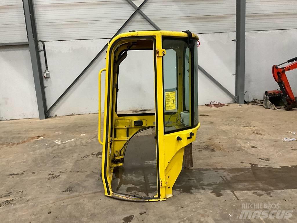 Yanmar Vio 20 / vio 25 Cabins and interior