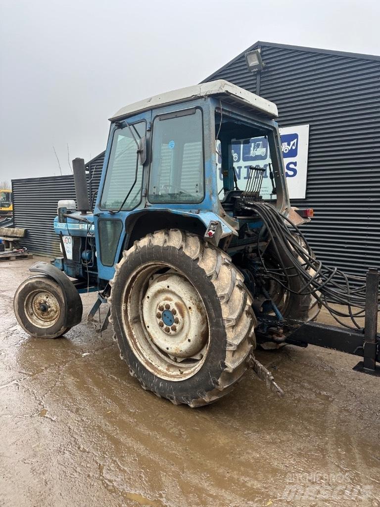 Ford 7610 Dual Tractors