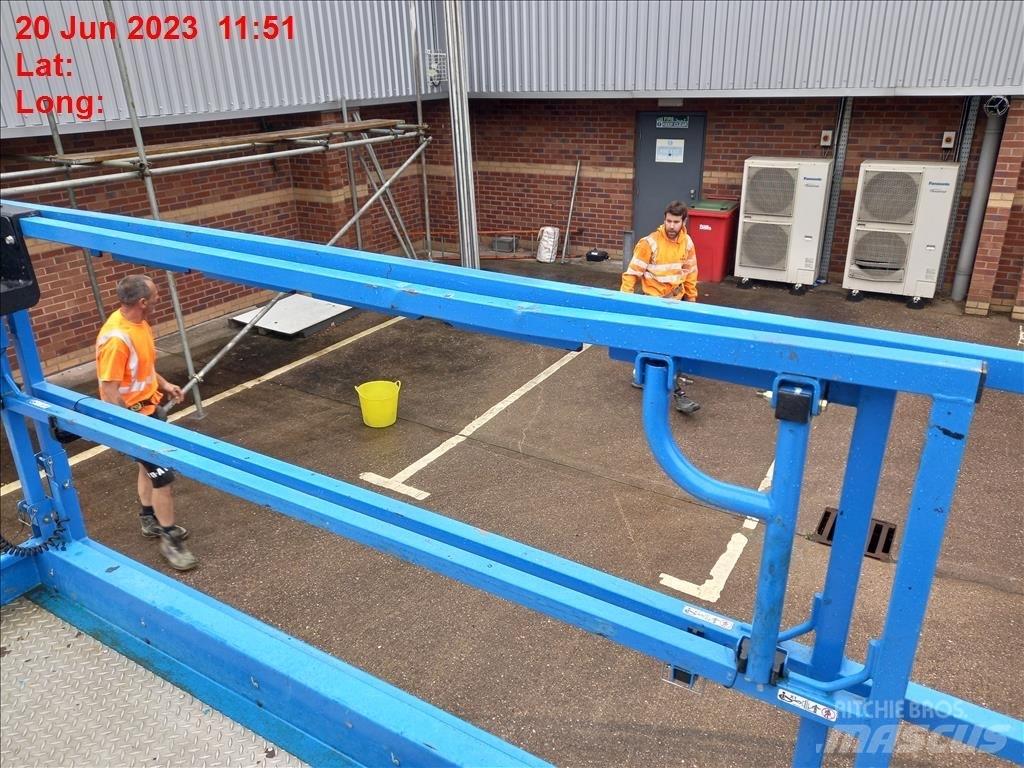 Genie GS 3369 Scissor lifts