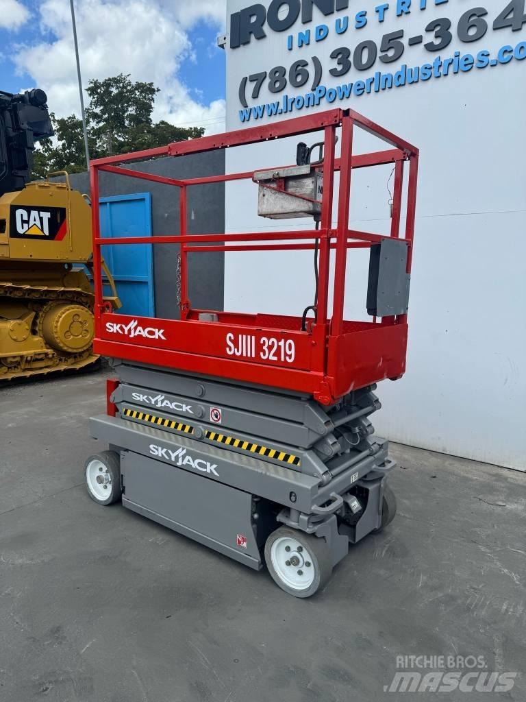 SkyJack SJ III 3219 Scissor lifts