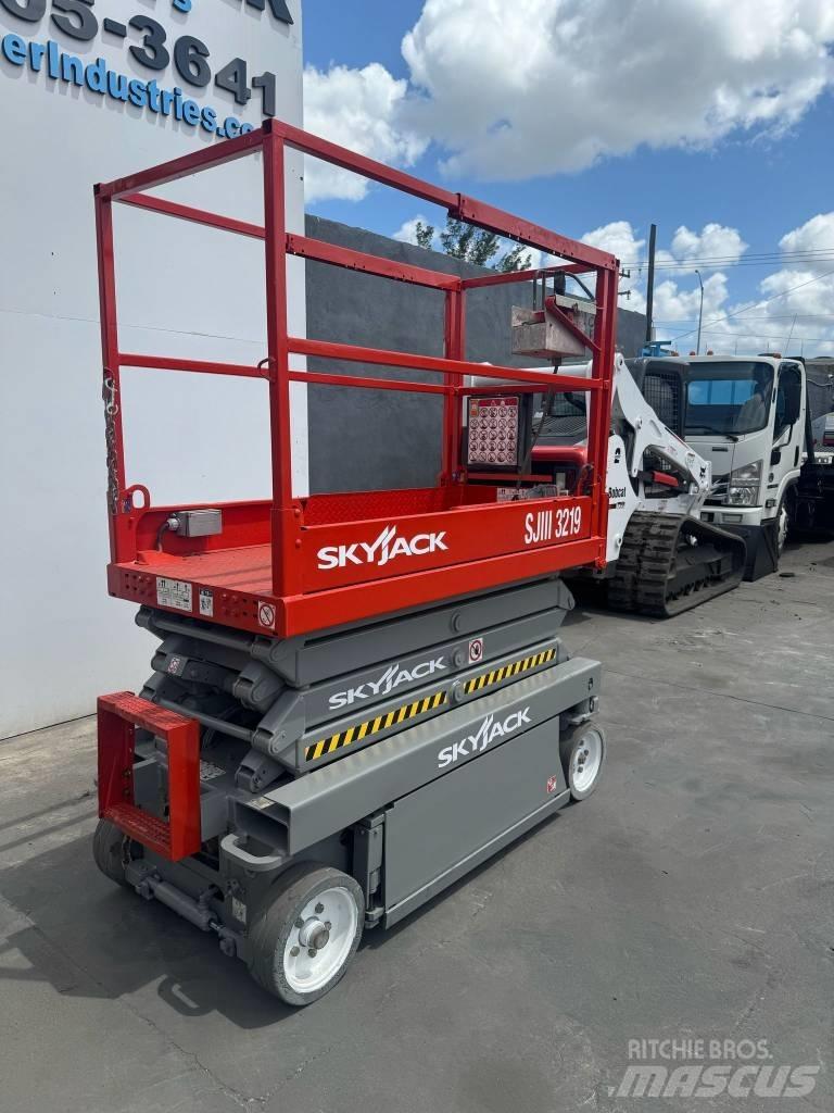 SkyJack SJ III 3219 Scissor lifts