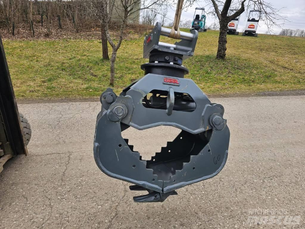 Geel UG 08 Grapples