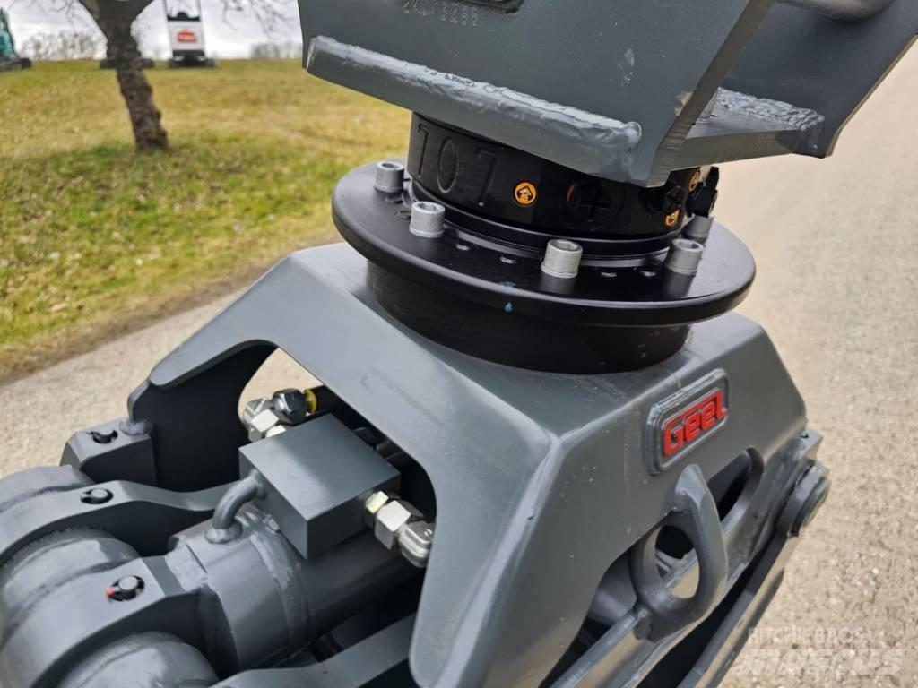 Geel UG 08 Grapples