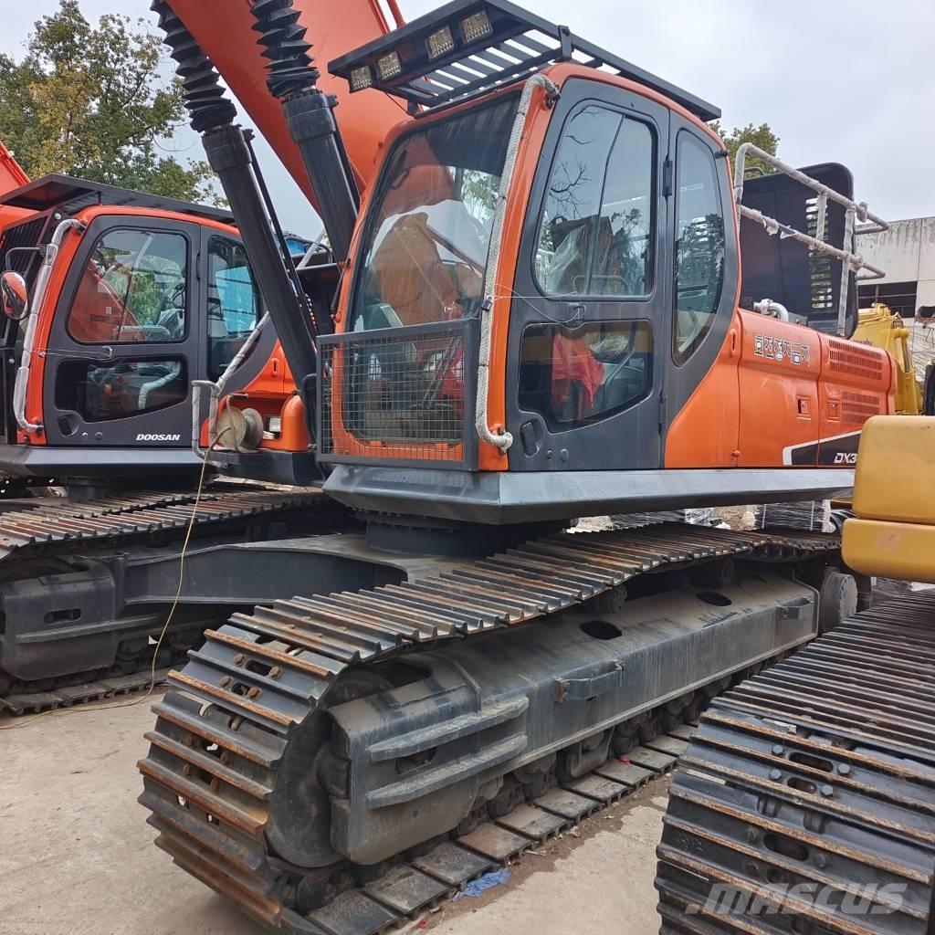Doosan DX 300 LC Crawler excavators