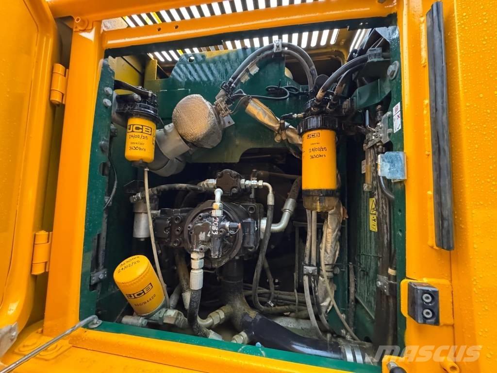 JCB 220X LC Crawler excavators