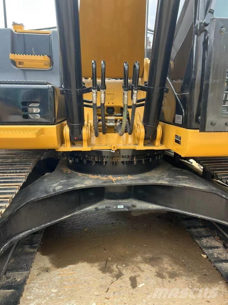 CAT 320 Crawler excavators