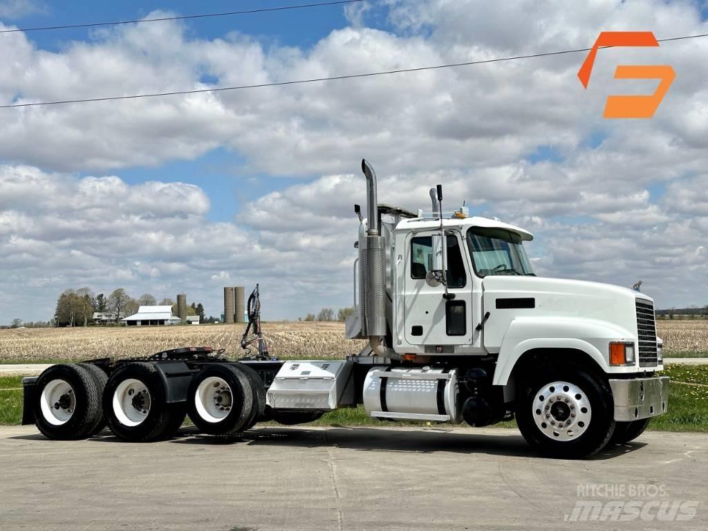 Mack CH 613 Prime Movers