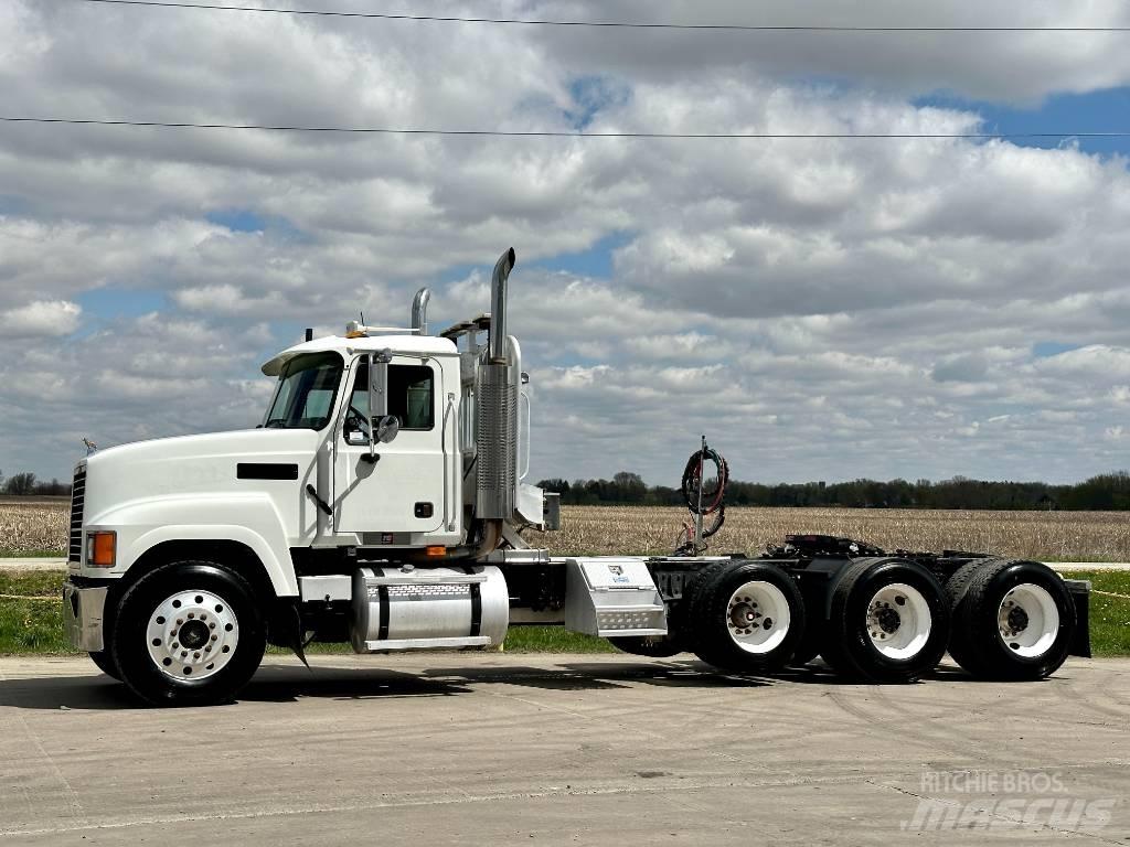 Mack CH 613 Prime Movers