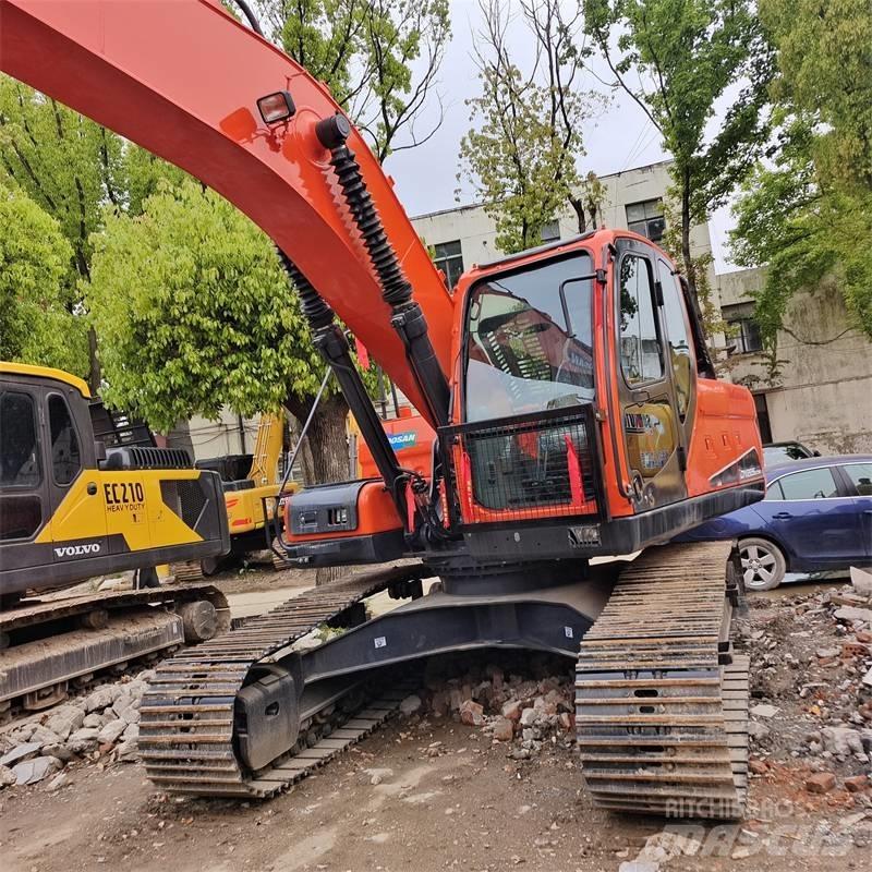 Doosan 225 LC Crawler excavators