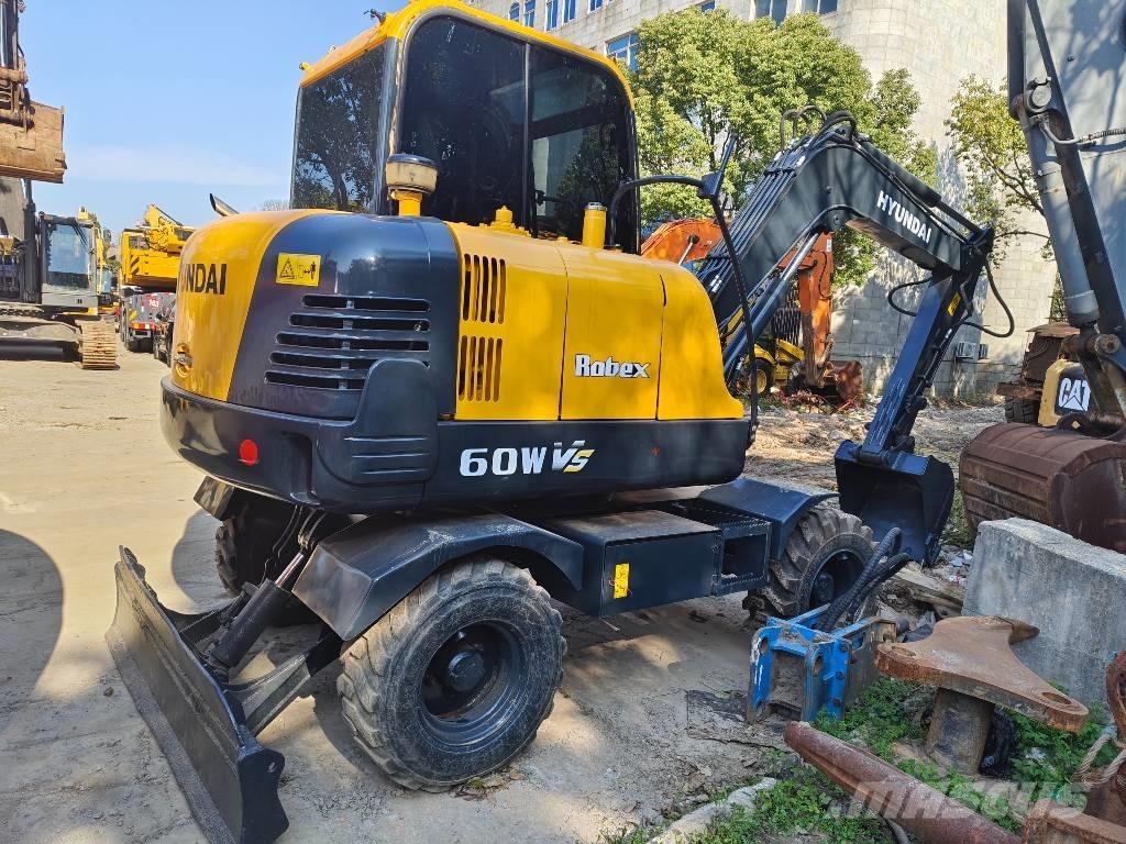 Hyundai 60 W VS Mini excavators < 7t (Mini diggers)