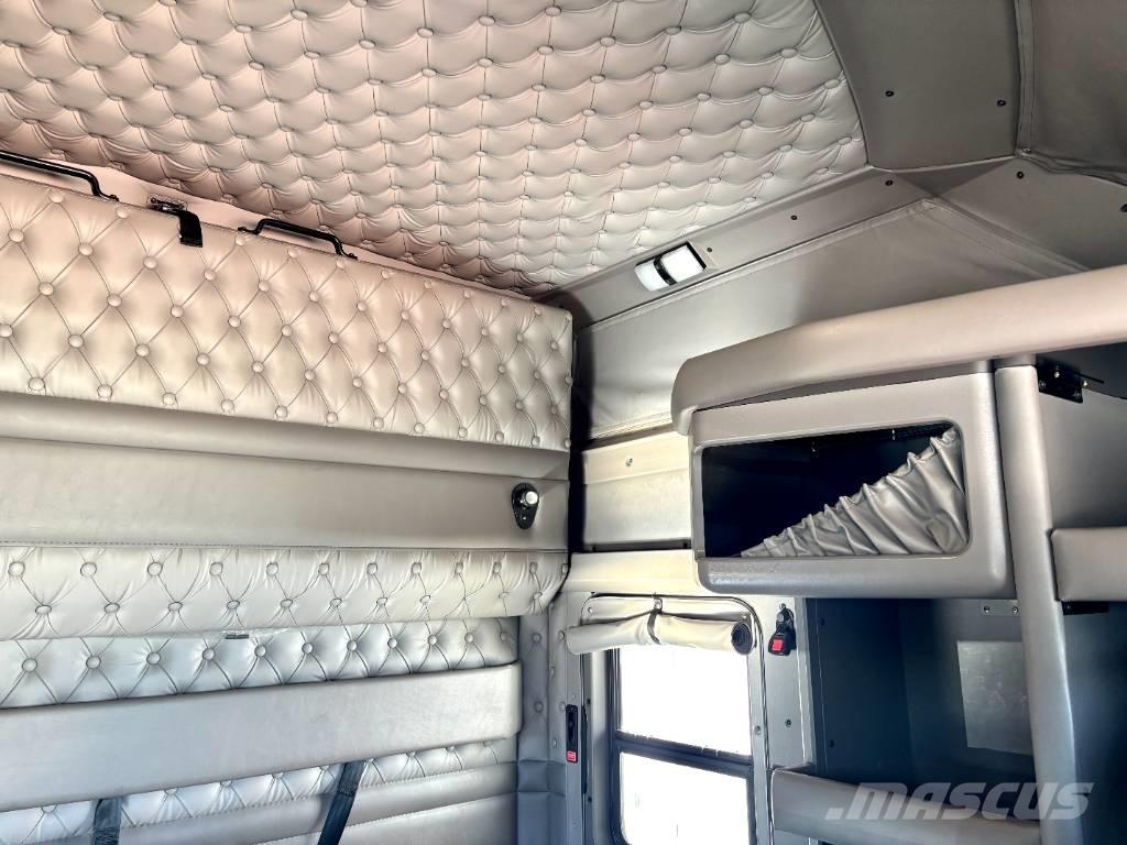 Kenworth W 900 Prime Movers