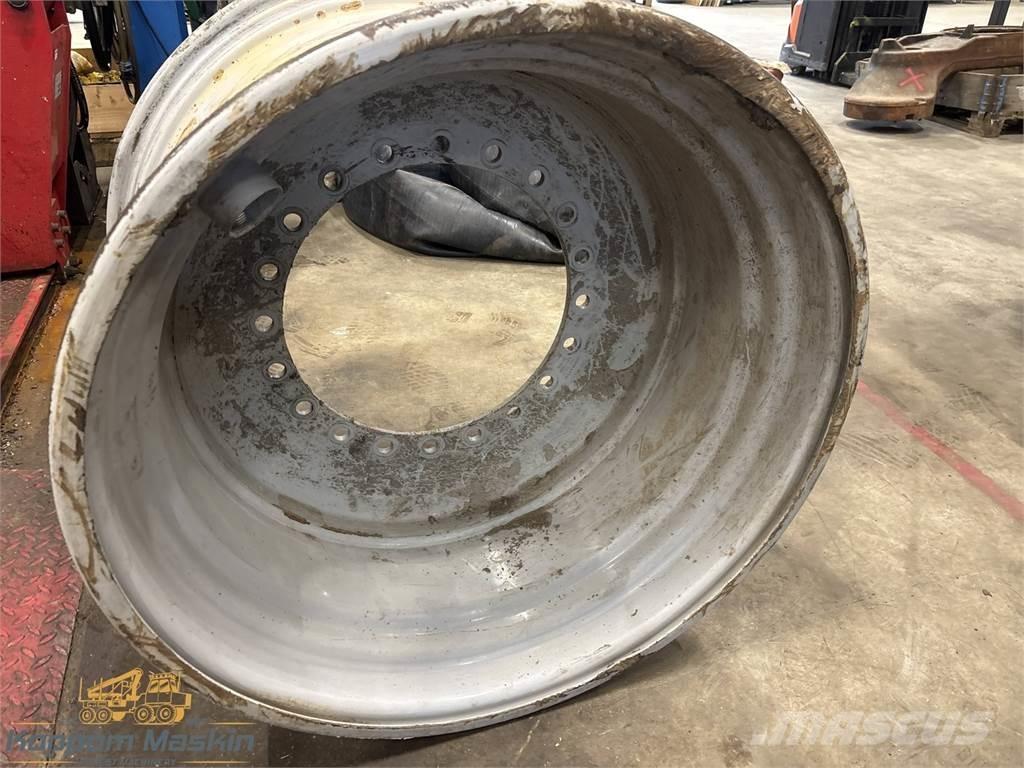 Komatsu 951 23x34 Tyres, wheels and rims