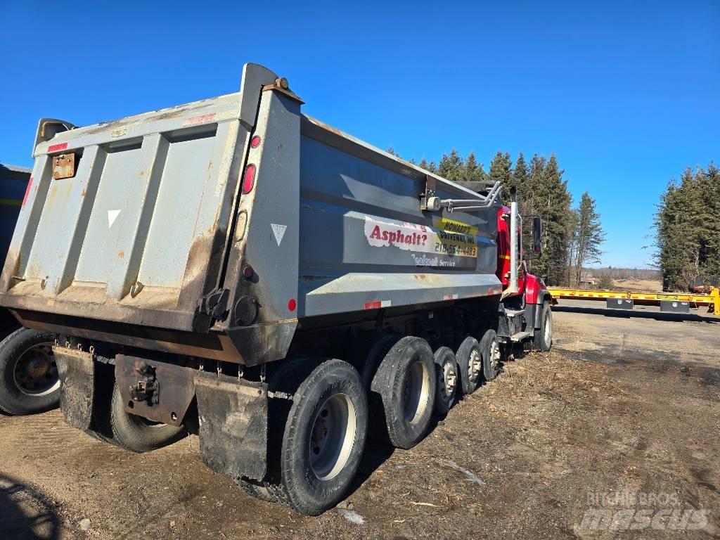 Freightliner SD 114 Tipper trucks