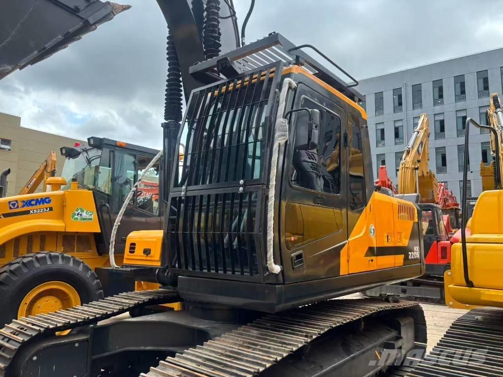 Hyundai HX 220 Crawler excavators