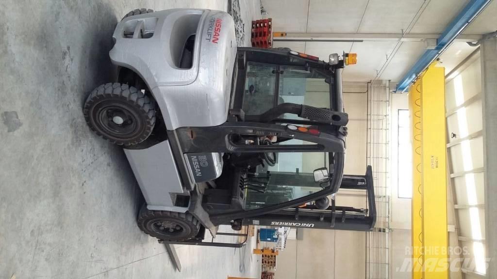 Nissan FGD02A30Q Diesel trucks
