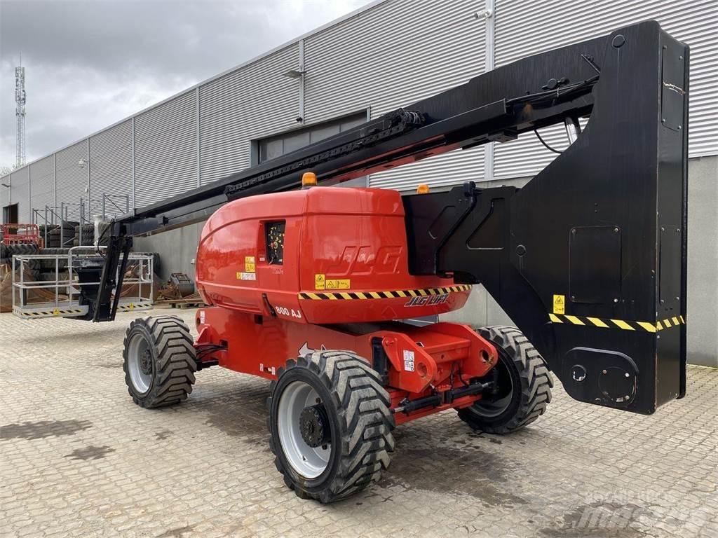 JLG 800AJ Articulated boom lifts