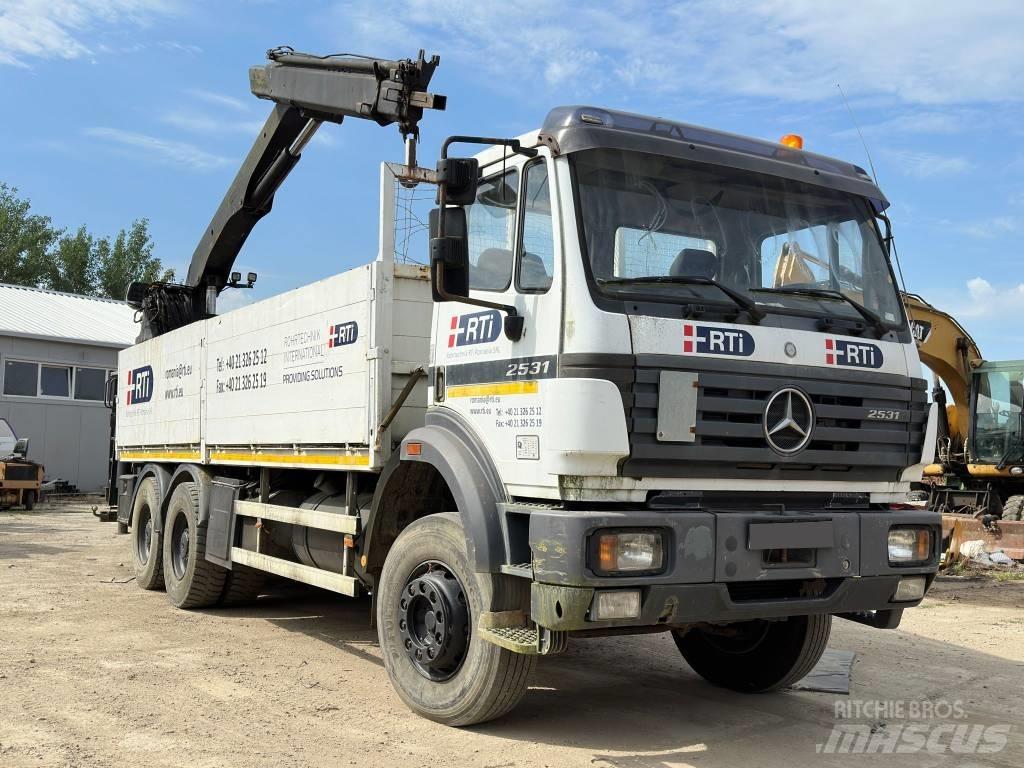 Mercedes-Benz 2531 Truck mounted cranes