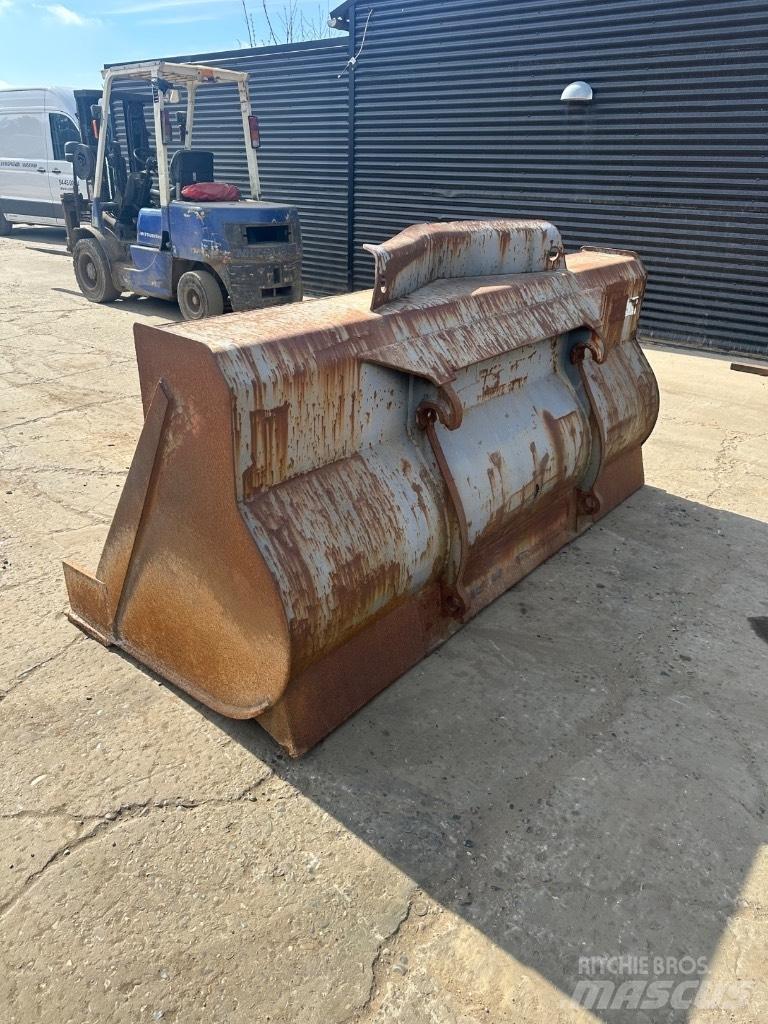 Volvo 2500mm Buckets